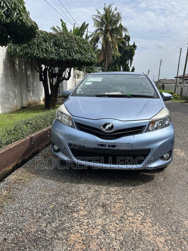 Toyota Vitz 1.3 FWD 3dr 2014 Blue