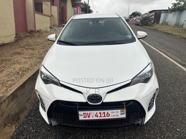 Toyota Corolla 2018 White