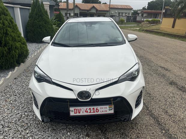 Toyota Corolla 2018 White