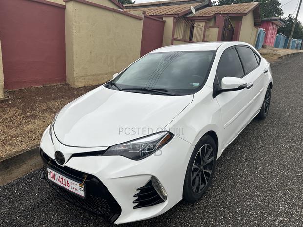 Toyota Corolla 2018 White