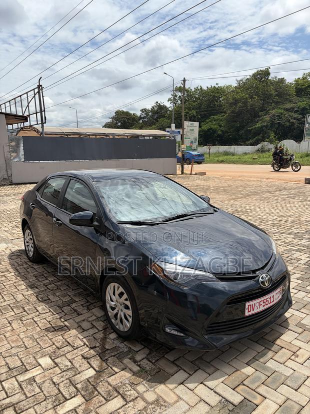 Toyota Corolla 2018 Blue