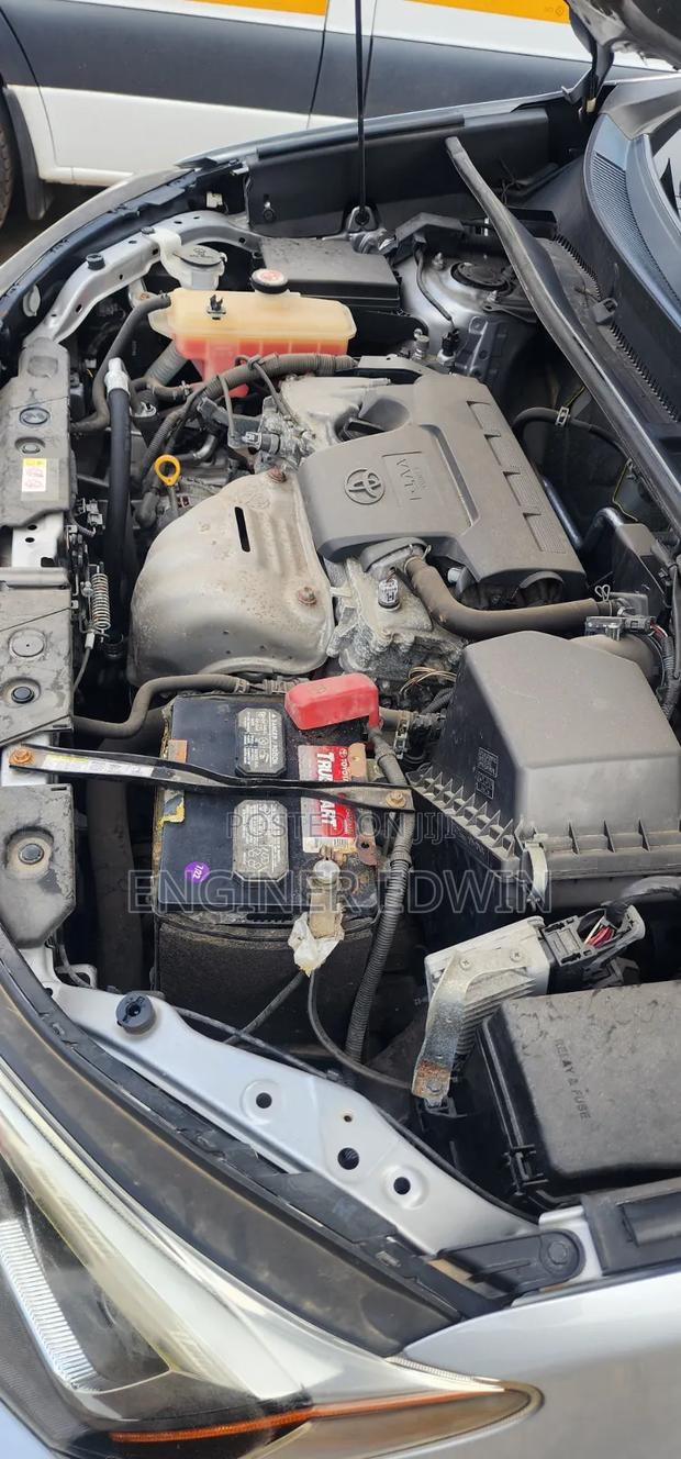 Toyota RAV4 SE 4dr SUV AWD (2.5L 4cyl 6A) 2018 Gray