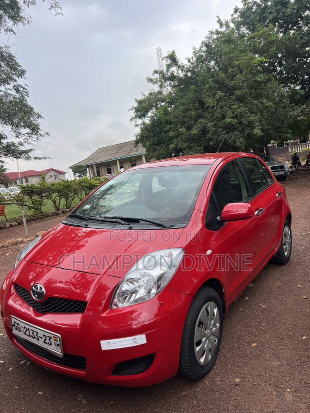 Toyota Yaris 2010 Red
