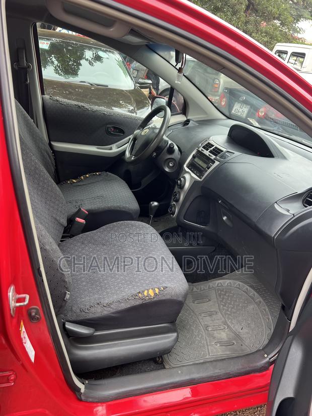 Toyota Yaris 2010 Red