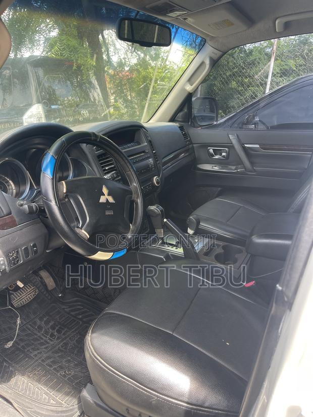 Mitsubishi Pajero 2010 White