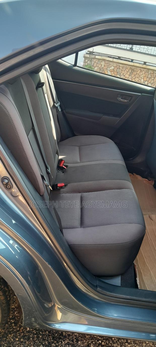 Toyota Corolla LE ECO 4dr Sedan (1.8L 4cyl CVT) 2017 Gray