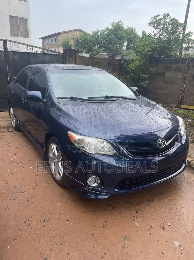 Toyota Corolla 2013 Blue