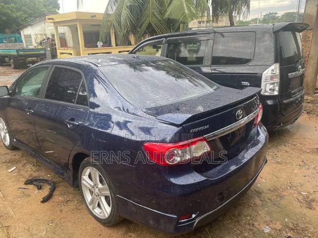 Toyota Corolla 2013 Blue