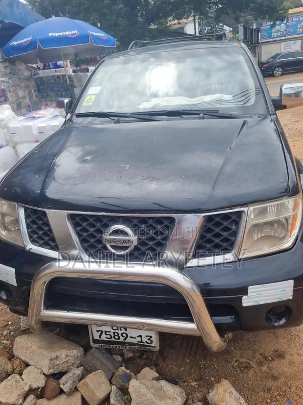 Nissan Pathfinder SE 2005 Black