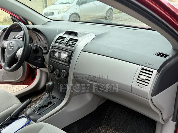 Toyota Corolla LE 4dr Sedan (1.8L 4cyl 4A) 2013 Red