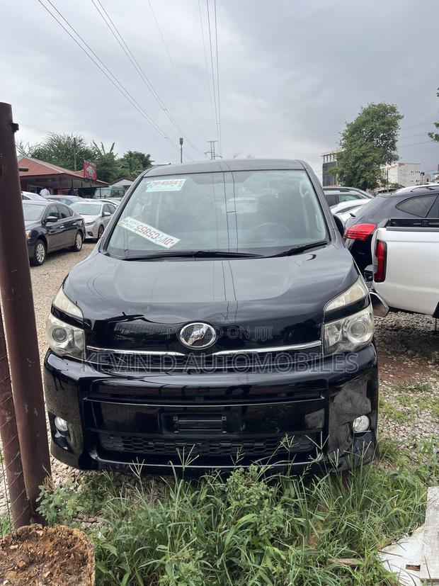 Toyota Voxy 2012 Black