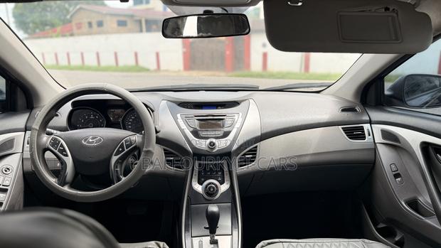 Hyundai Elantra Limited Sedan FWD (1.8L 4cyl 6A) 2013 Blue