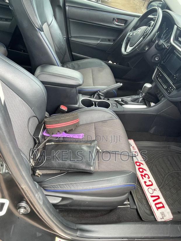 Toyota Corolla SE (1.8L 4cyl 2A) 2019 Black