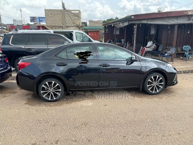 Toyota Corolla SE (1.8L 4cyl 2A) 2019 Black