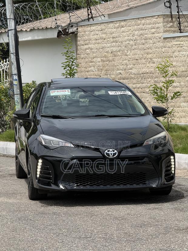 Toyota Corolla SE (1.8L 4cyl 6M) 2019 Black
