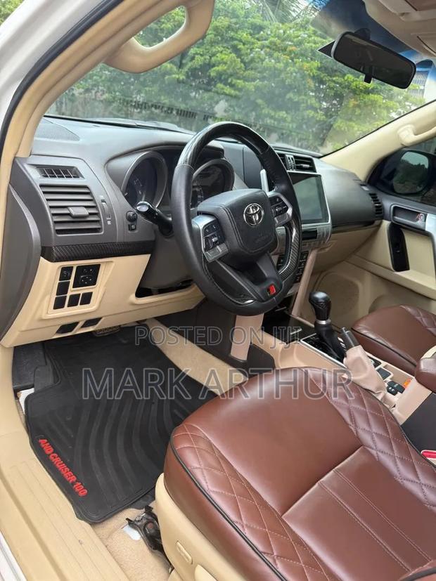 Toyota Land Cruiser Prado 2019 White