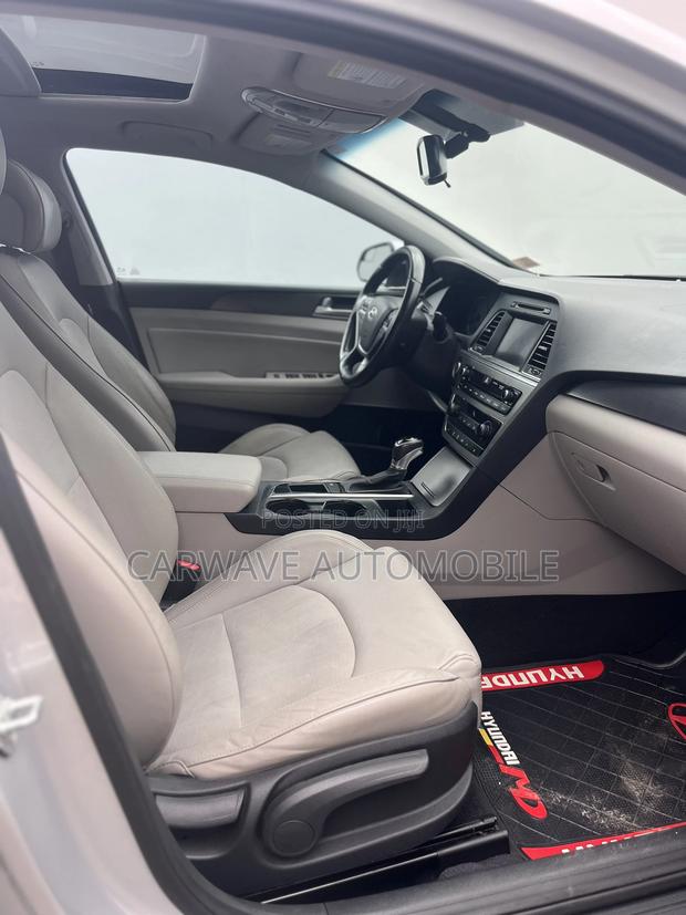 Hyundai Sonata Sport 2.0T Sedan FWD (2.0L 4cyl 6A) 2017 Silver