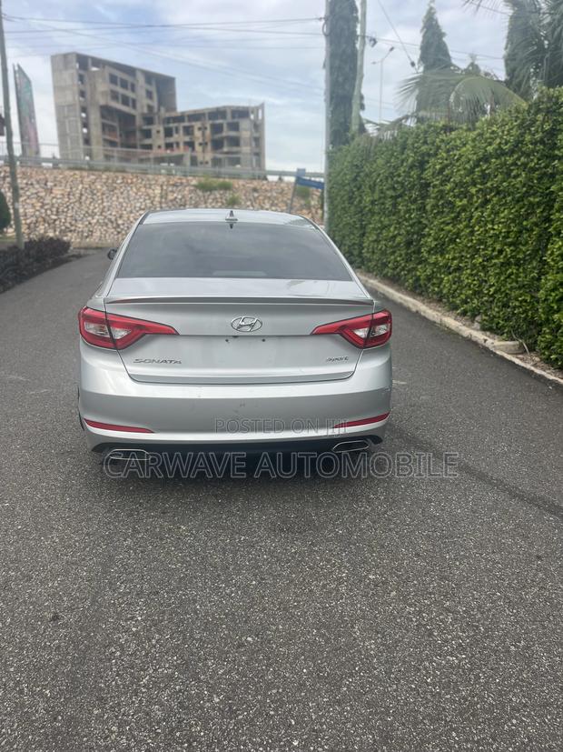 Hyundai Sonata Sport 2.0T Sedan FWD (2.0L 4cyl 6A) 2017 Silver