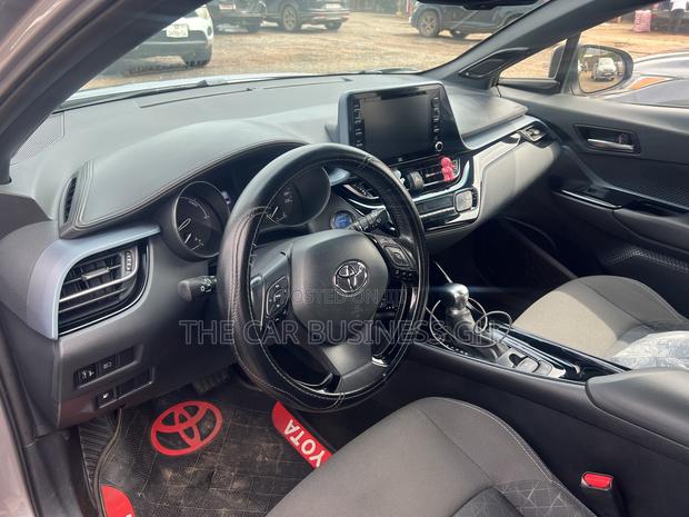 Toyota C-HR 2021 Silver