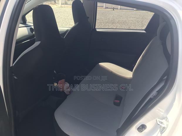 Toyota Vitz 1.3 FWD 5dr 2012 White