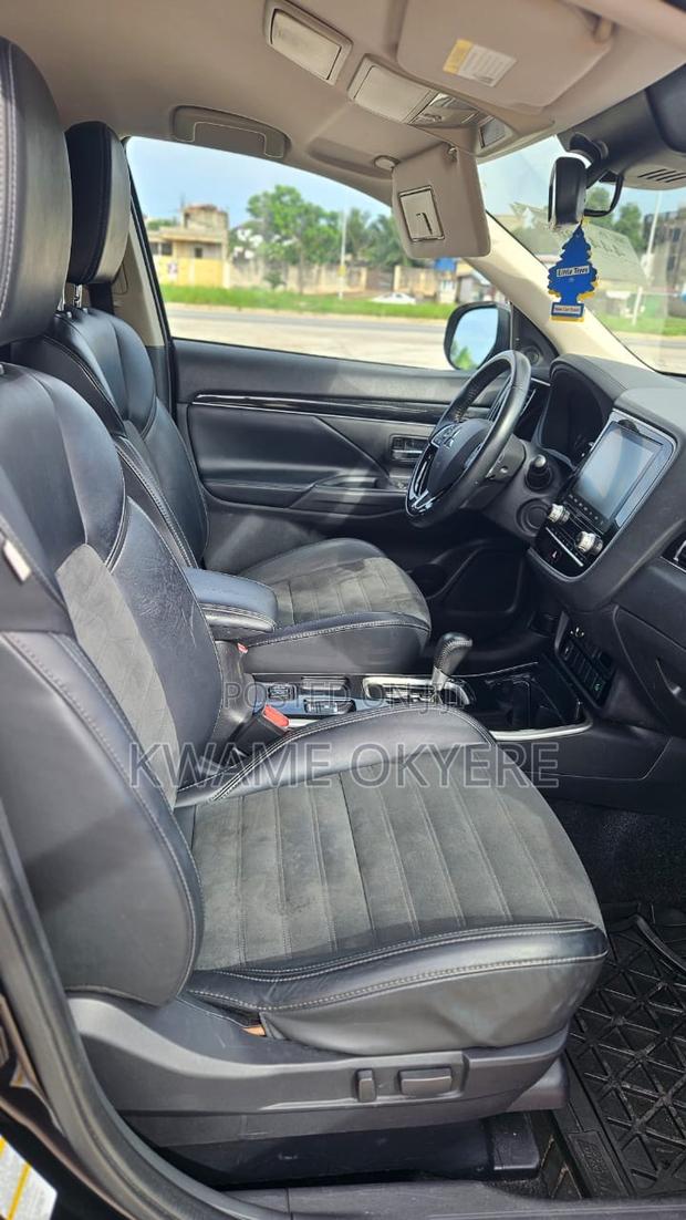 Mitsubishi Outlander SE FWD 2020 Black