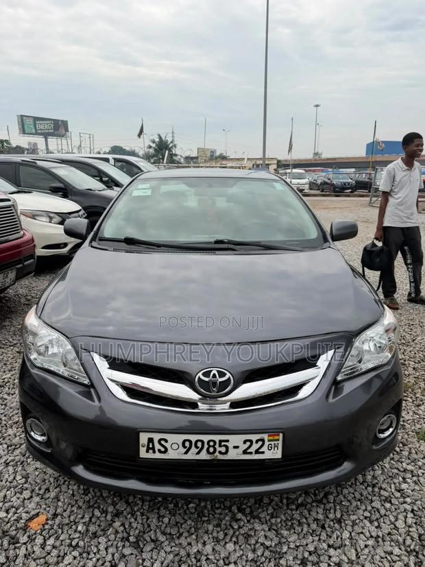 Toyota Corolla 2012 Gray