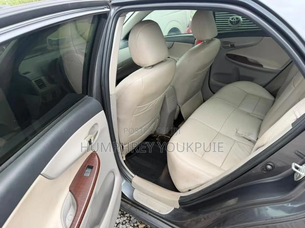 Toyota Corolla 2012 Gray