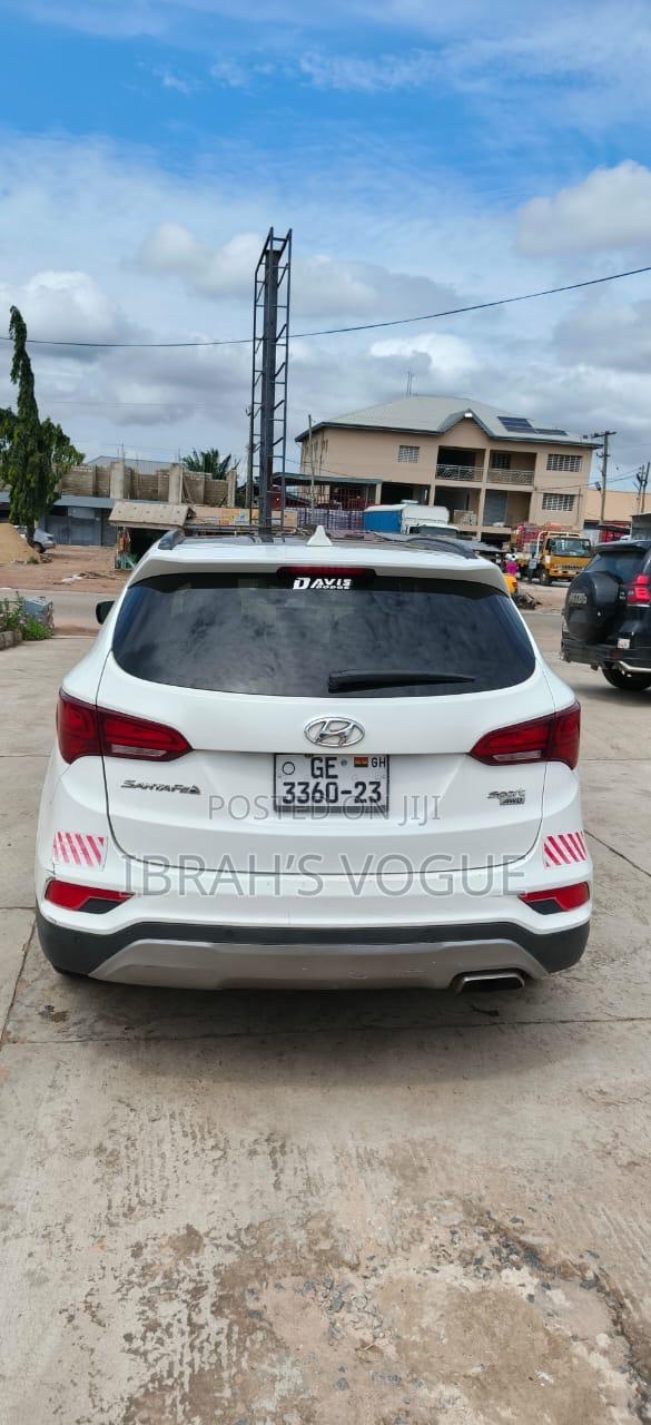Hyundai Santa Fe 2018 White
