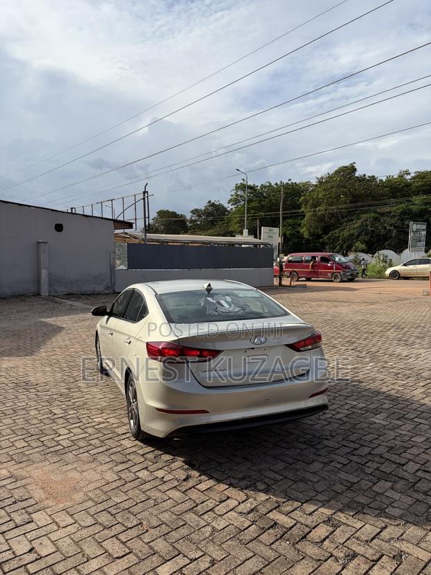 Hyundai Elantra 2016 Gray