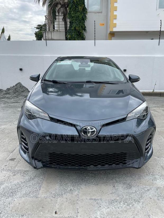 Toyota Corolla SE 4dr Sedan (1.8L 4cyl CVT) 2017 Gray