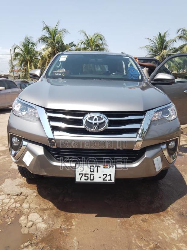 Toyota Fortuner 2020 Silver