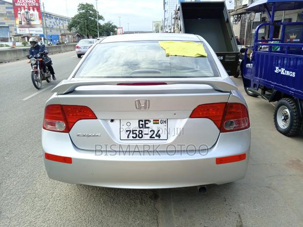 Honda Civic 1.8 5 Door 2010 Silver