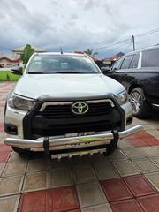Toyota Hilux Revo Double Cab Petrol 2.7 AWD 2016 White for sale