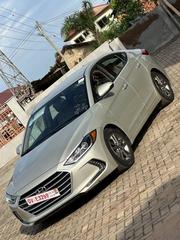 Hyundai Elantra 2017 Gold for sale