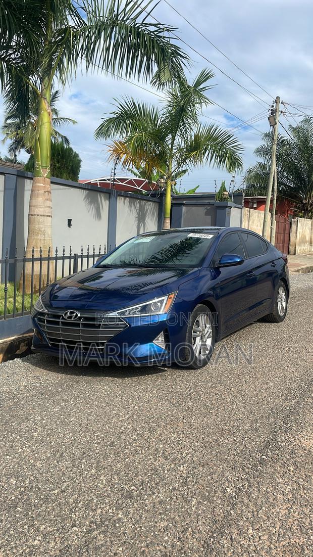 Hyundai Elantra 2019 Blue