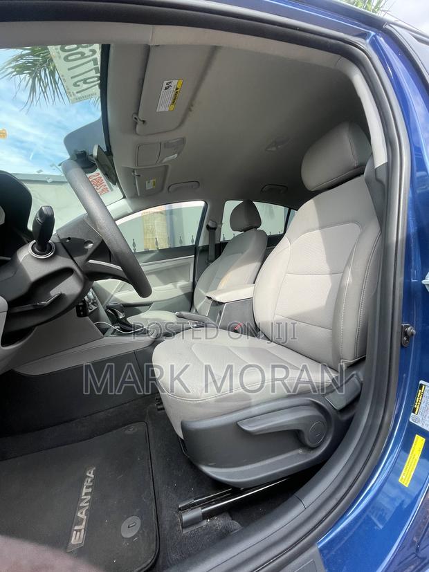 Hyundai Elantra 2019 Blue
