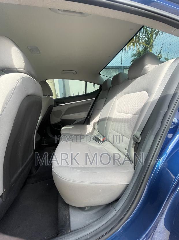 Hyundai Elantra 2019 Blue