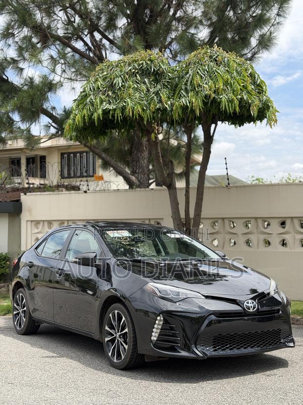 Toyota Corolla SE (1.8L 4cyl 6M) 2019 Black