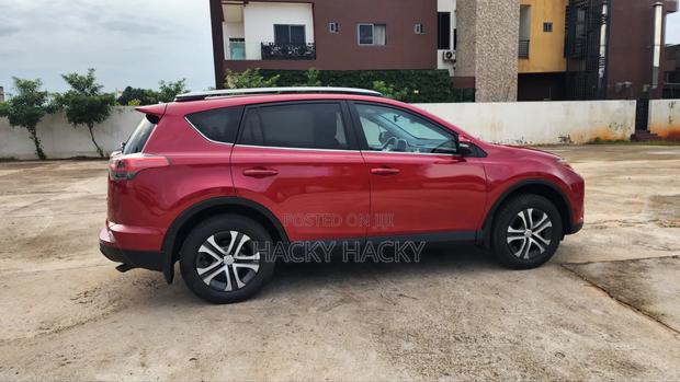 Toyota RAV4 2018 Red