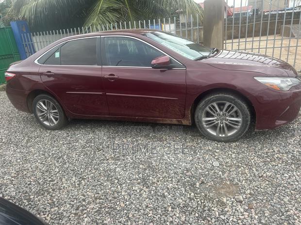 Toyota Camry SE 4dr Sedan (2.5L 4cyl 6A) 2017 Red