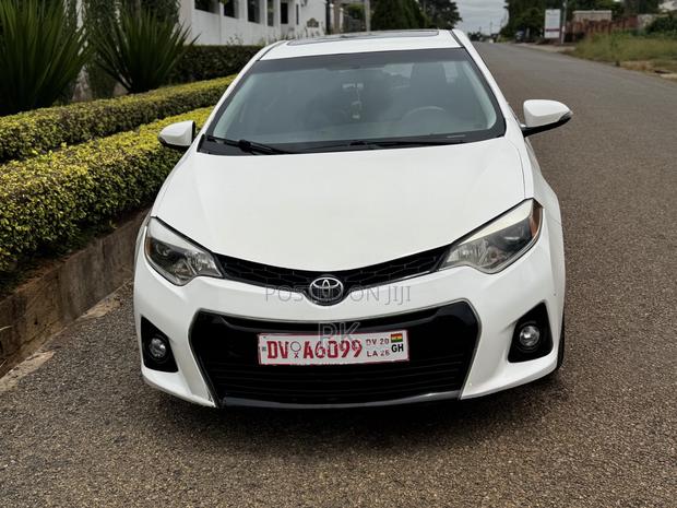 Toyota Corolla 2016 White