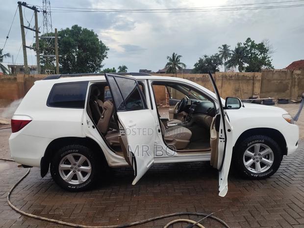 Toyota Highlander 2010 White