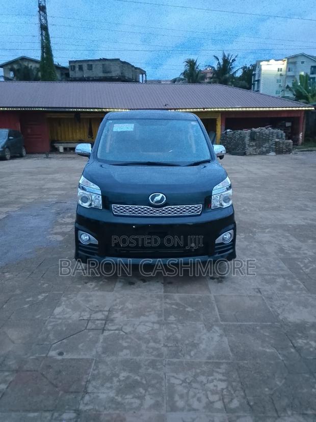 Toyota Voxy 2013 Black