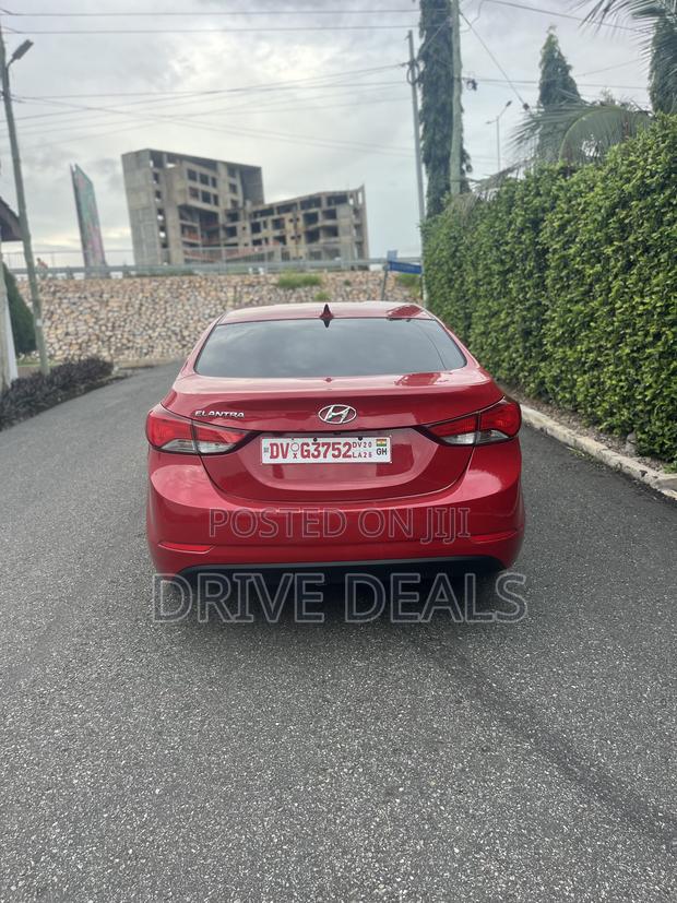 Hyundai Elantra SE 4dr Sedan (1.8L 4cyl 6A) 2015 Red