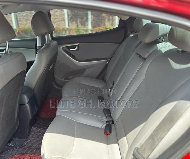 Hyundai Elantra Limited Sedan FWD (1.8L 4cyl 6A) 2016 Red