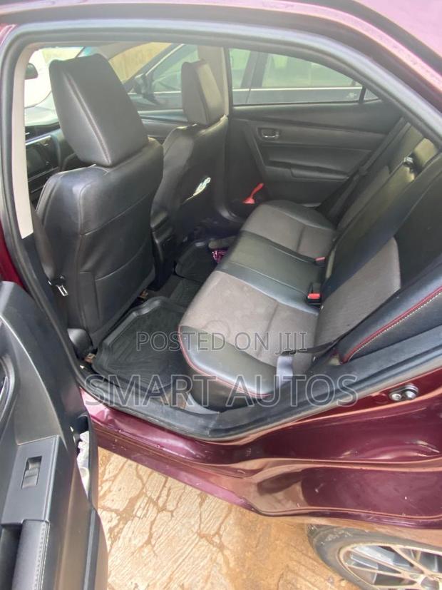Toyota Corolla SE 4dr Sedan (1.8L 4cyl CVT) 2017 Brown