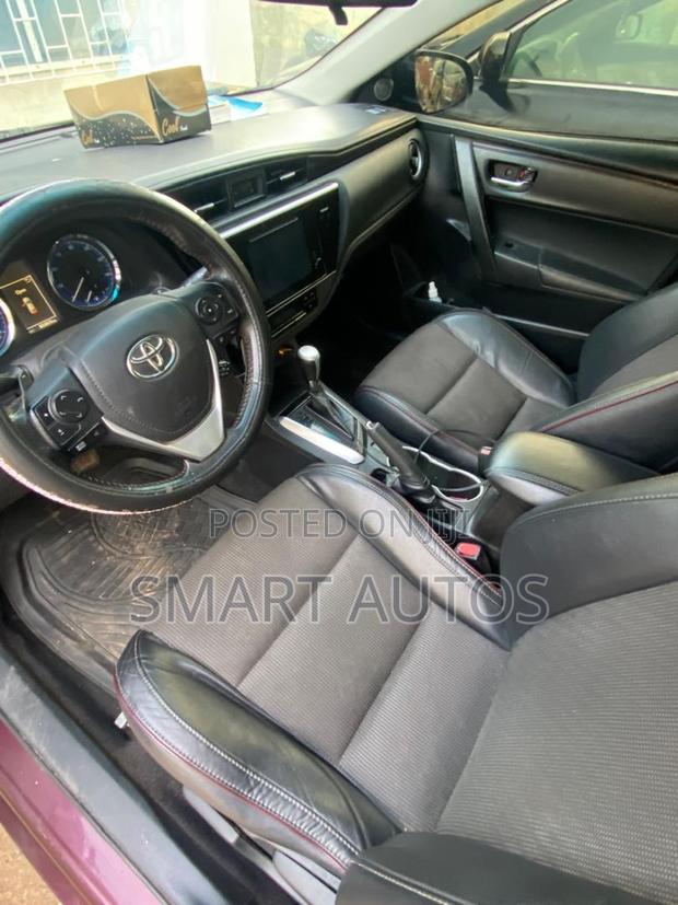 Toyota Corolla SE 4dr Sedan (1.8L 4cyl CVT) 2017 Brown