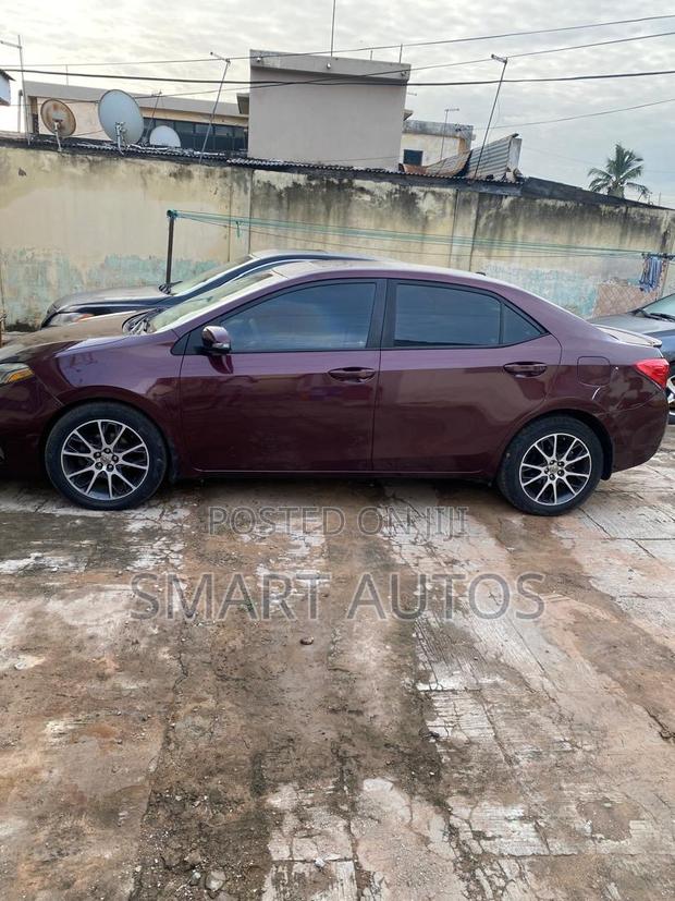 Toyota Corolla SE 4dr Sedan (1.8L 4cyl CVT) 2017 Brown