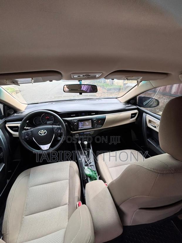 Toyota Corolla 2016 Green