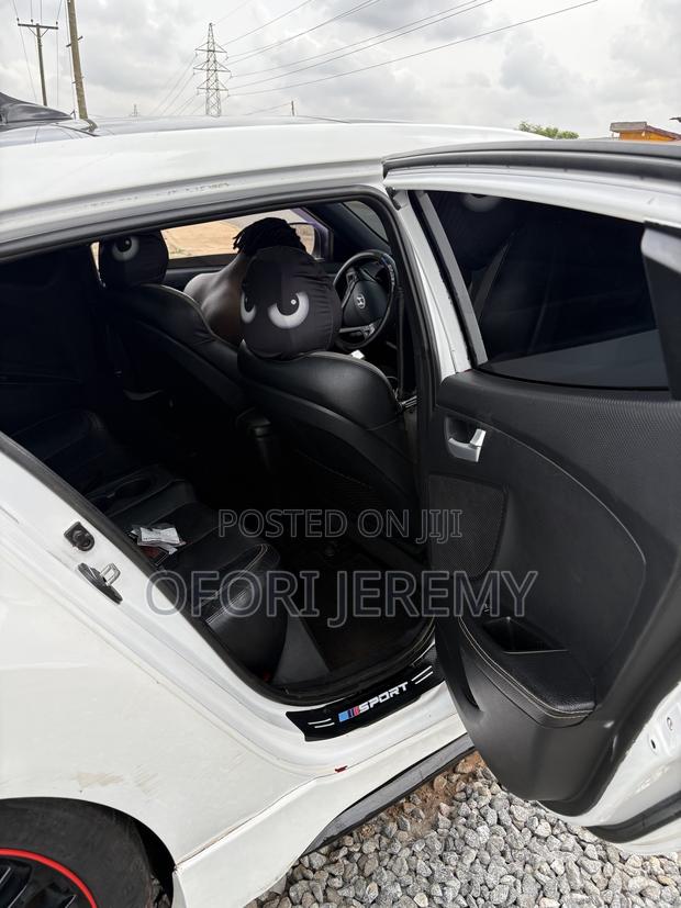 Hyundai Veloster Turbo 2016 White